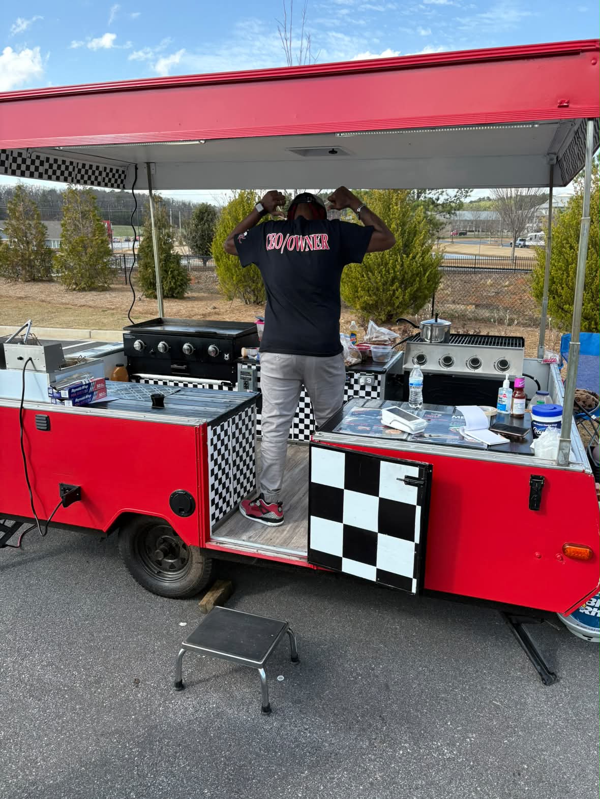 Triple K Eatz food truck serving lunch at Girl Boss
